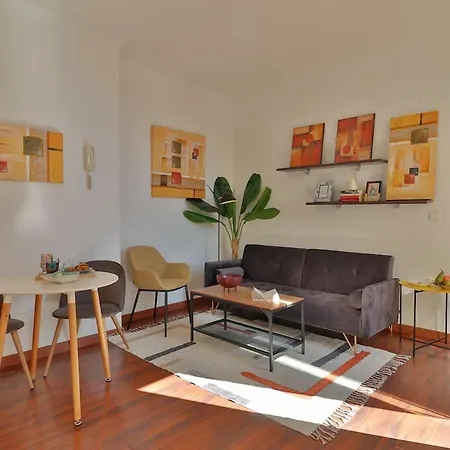 C61 - Brand New One Bedroom Cathedral Views